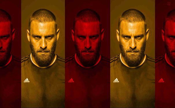 [C羅染紅] C羅肘擊染紅！C羅報復性肘擊對手！主裁查看VAR后直紅罰下！